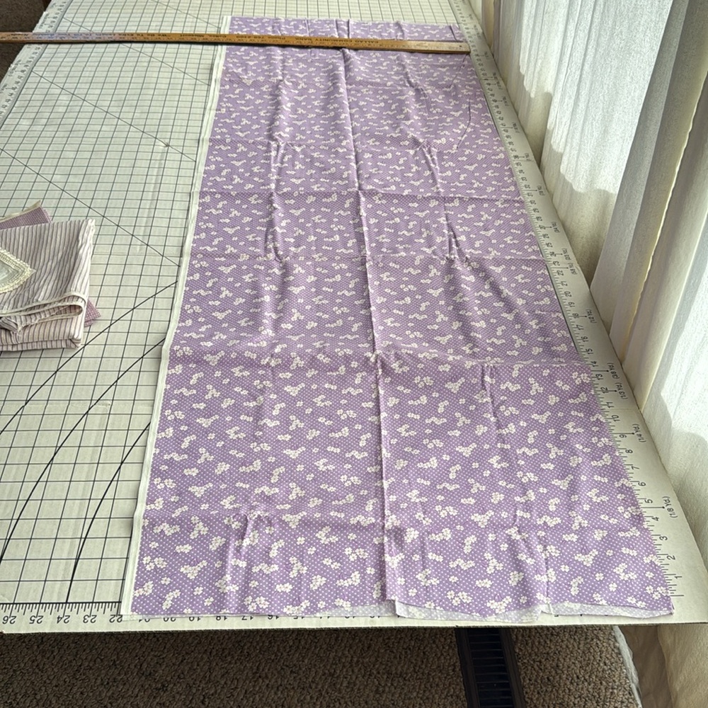 Lavender Vintage Fabric & Textile Bundle – Floral Calico, Antique Skirt Remnant, - Picture 3 of 16